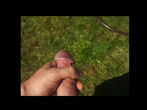 ❤️ A boazona fica com a rata rosa fodida e ejacula com um esguicho num jardim de Verão ❌ Porno porno em nós pt.hqpornvideos.ru ❌