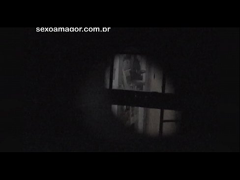 ❤️ Lourinho é filmado secretamente por um voyeur de bairro escondido atrás de tijolos ocos ❌ Porno porno em nós pt.hqpornvideos.ru ❌