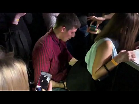 ❤️ Sexo real numa discoteca russa. Rapariga russa de 18 anos no ânus e vagina fodida numa discoteca ❌ Porno porno em nós pt.hqpornvideos.ru ❌