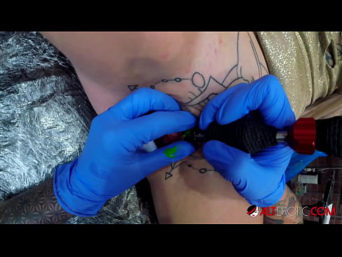 ❤️ Extremamente tatuada, a brasa Sully Savage fez uma tatuagem no seu clítoris ❌ Porno porno em nós pt.hqpornvideos.ru ❌